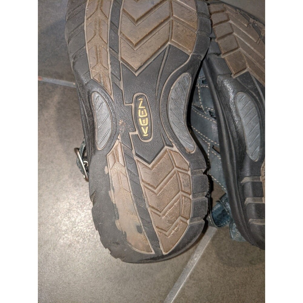 Keen Strappy Black Leather Sandals Women's 8.5 Closed Buckle Heavy Duty Walking - Picture 11 of 11